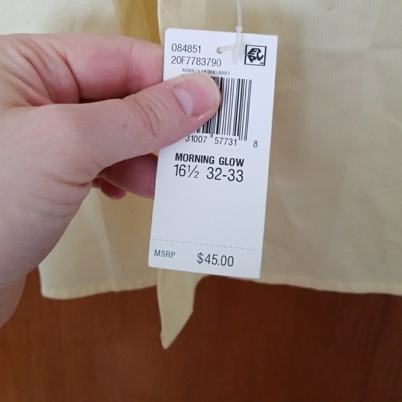 Men's Van Heusen button up long sleeve shirt! - Picture 2 of 5